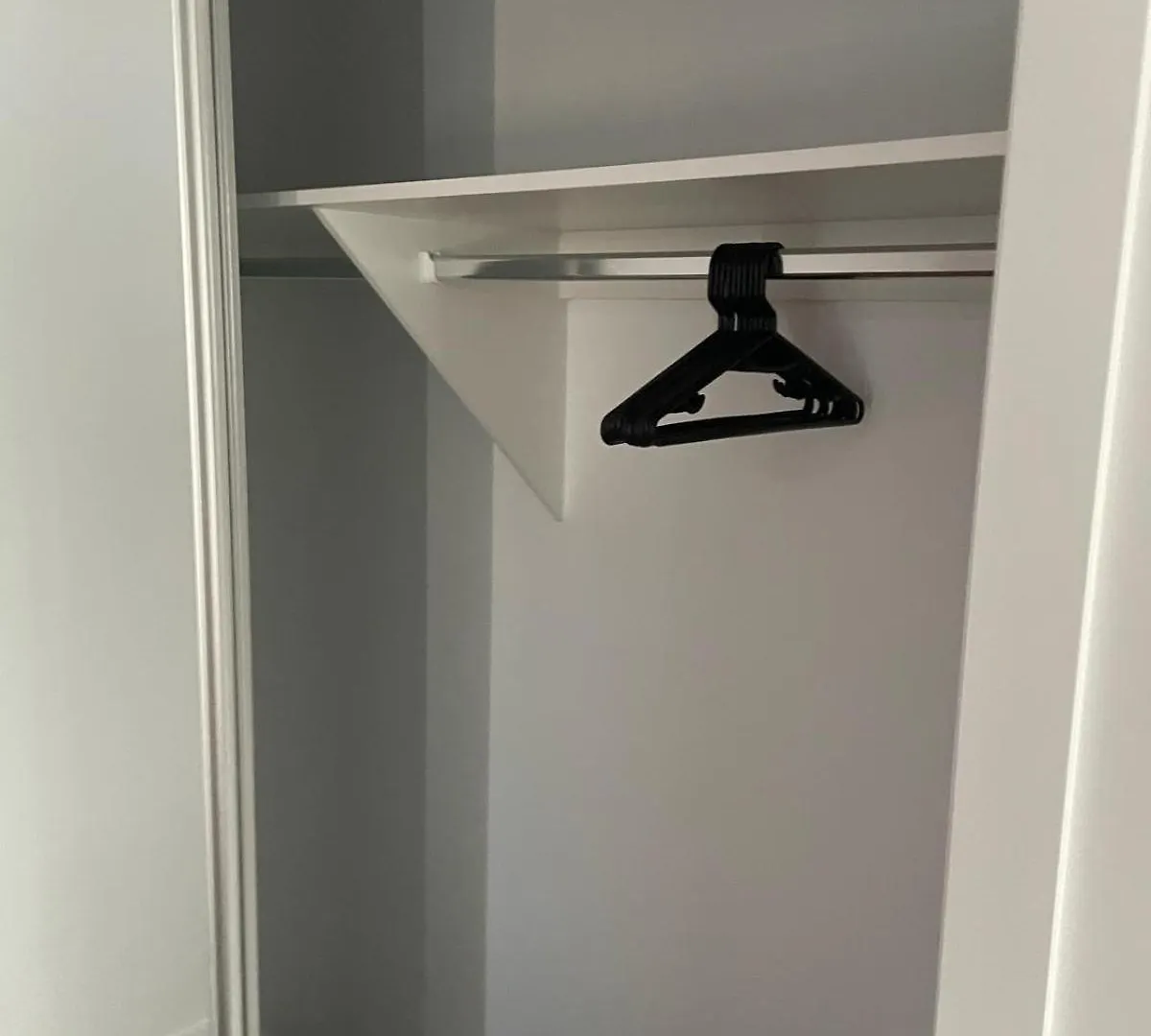 Private Apartment Room Unit, Fully Furnished Bellbird Park