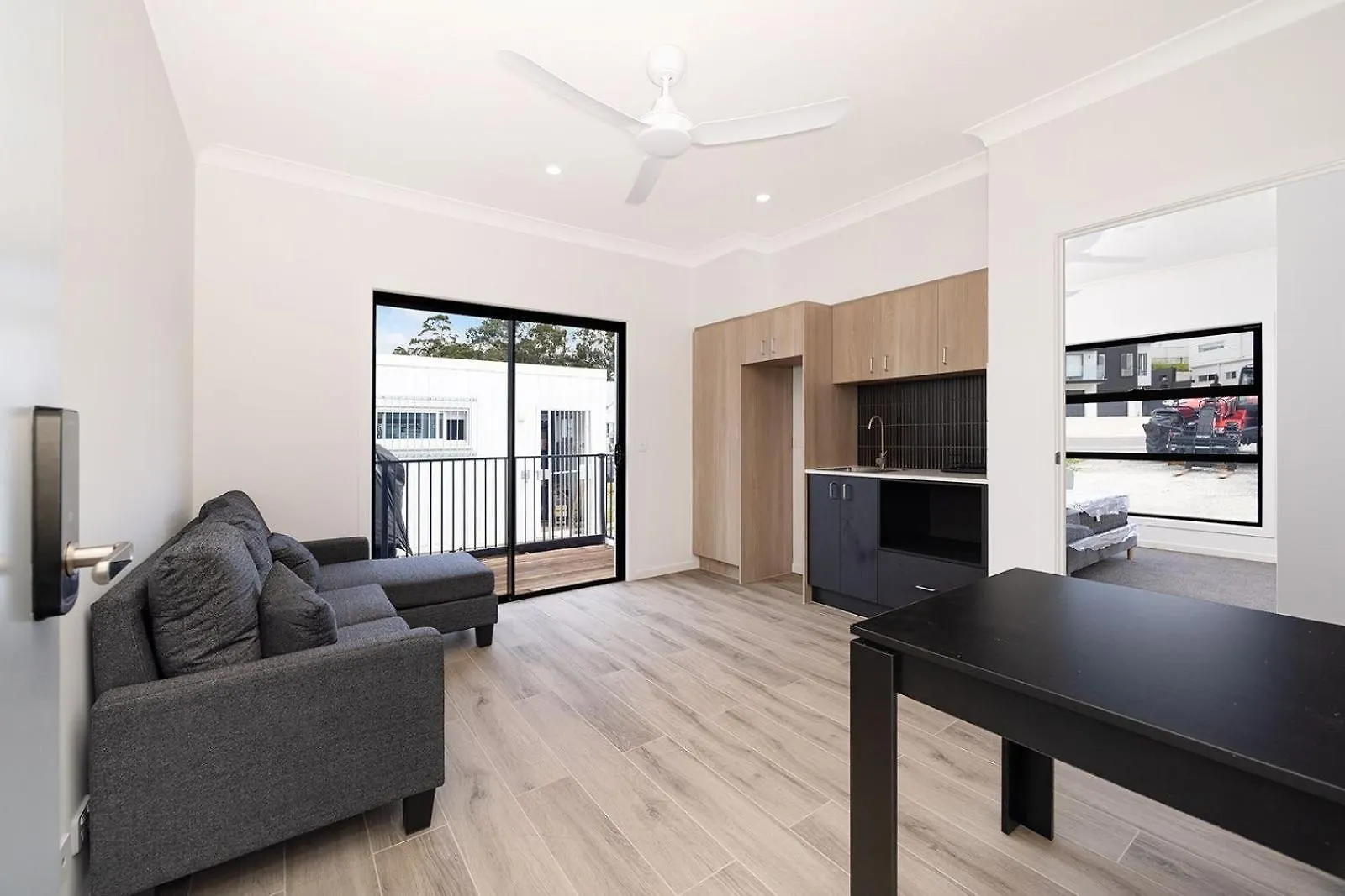 Private Apartment Room Unit, Fully Furnished Bellbird Park