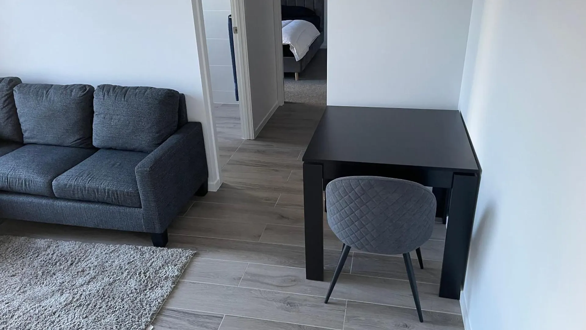 Private Apartment Room Unit, Fully Furnished Bellbird Park Guest house